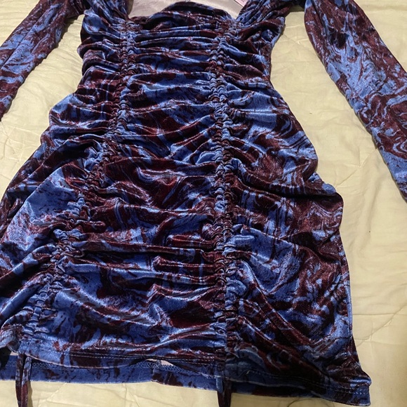 Velvet type material drawstring ruched adjustable dress - Picture 5 of 6